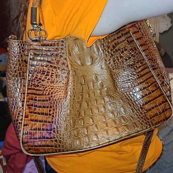 Brahmin Almond medium tote/crossbody. Includes tri-fold wallet. - Picture 3 of 3